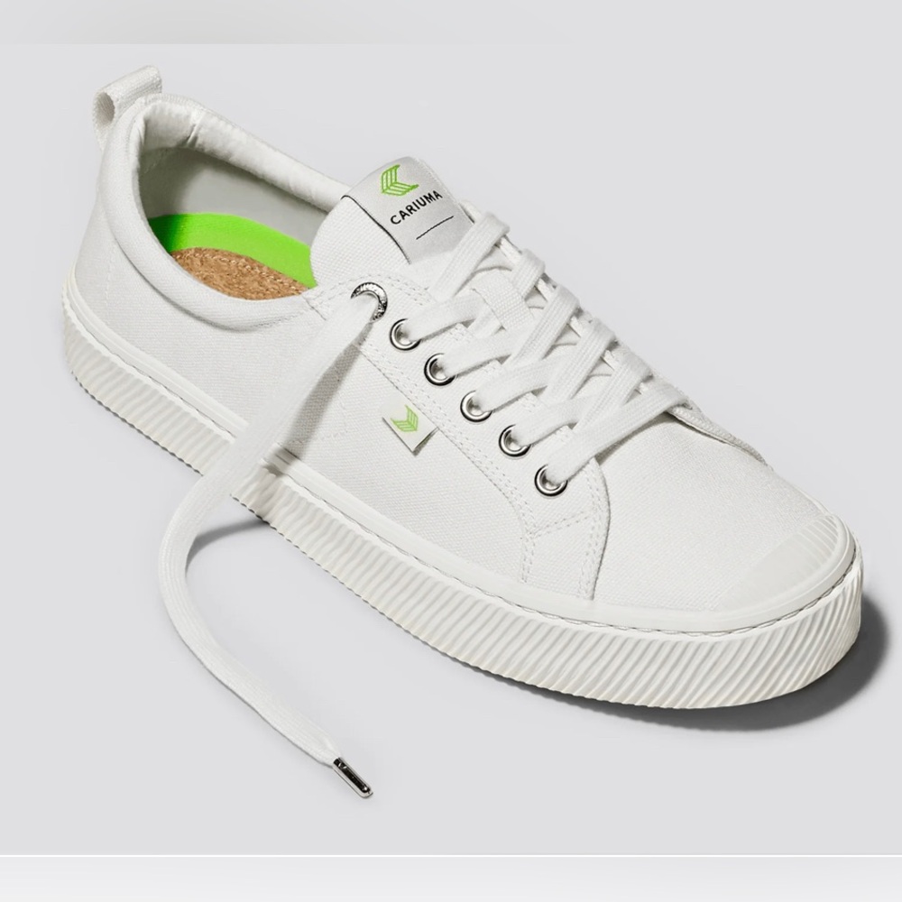 Cariuma Sneakers